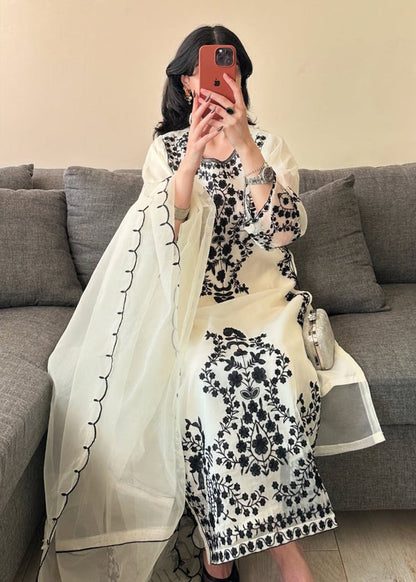 Snow White 3-Pcs. (Wedding Speial)